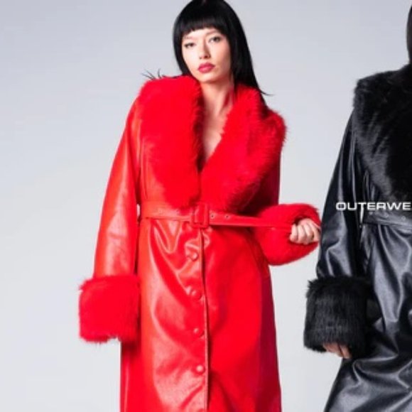 💥SHOWSTOPPER💥Leather Coat with Oversized Fur Collar in Shiny Scarlet Red - Picture 16 of 16